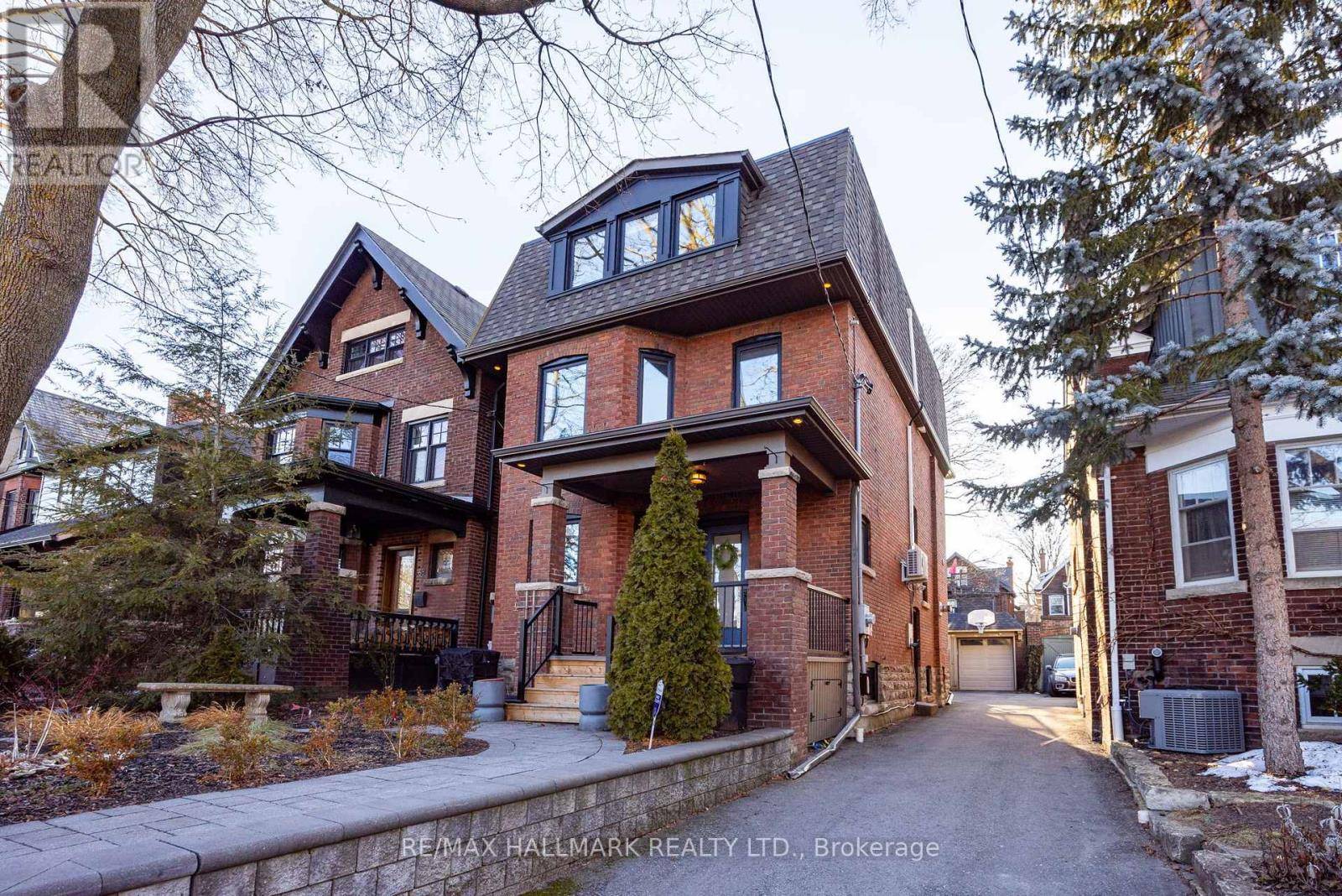 Toronto (playter Estates-danforth), ON M4K2X6,70 JACKMAN AVENUE
