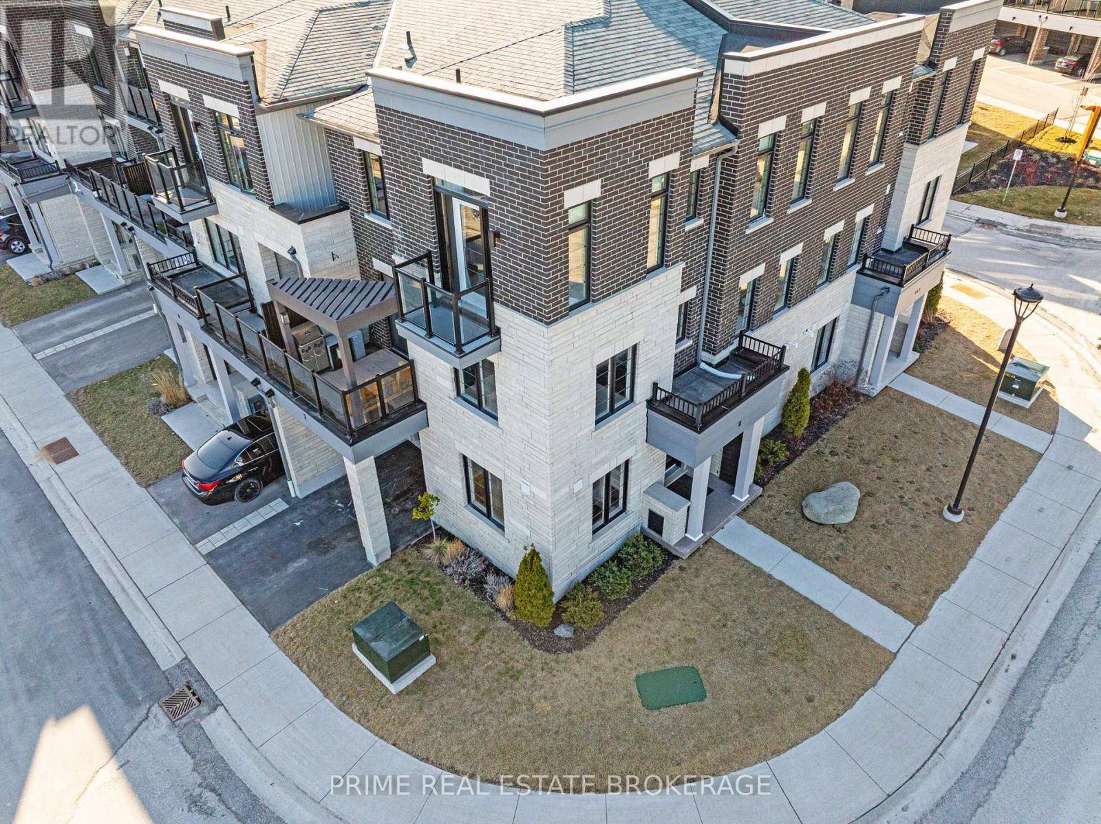 Clarington (bowmanville), ON L1C7E8,2 KING WILLIAM WAY