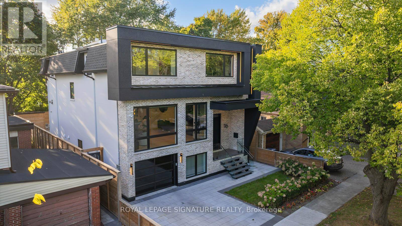 Toronto (clairlea-birchmount), ON M1L3R1,116 PRESLEY AVENUE