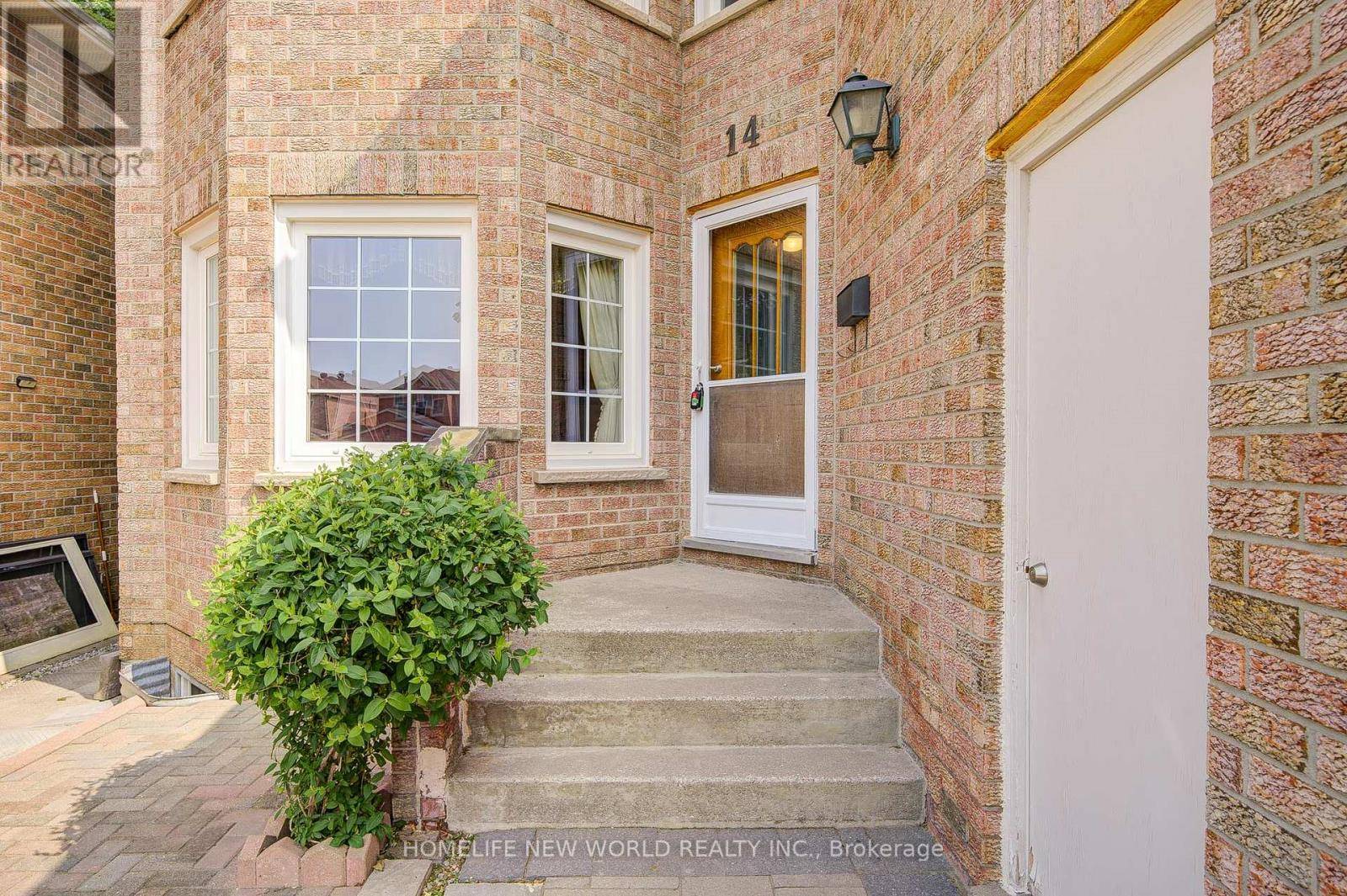 Toronto (milliken), ON M1V3H9,14 ARTILLERY STREET