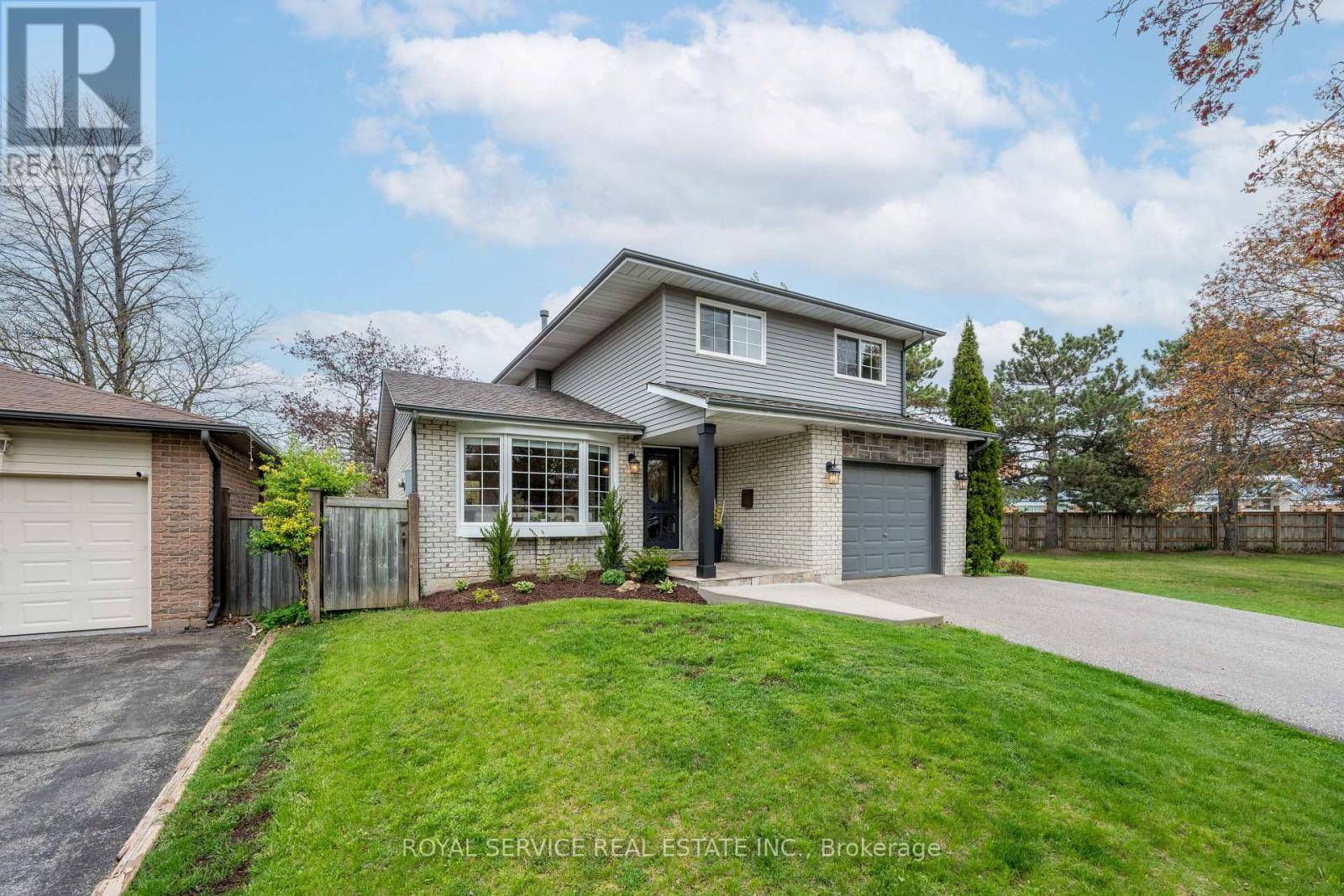 Oshawa (centennial), ON L1G7M2,1174 TRILLIUM COURT