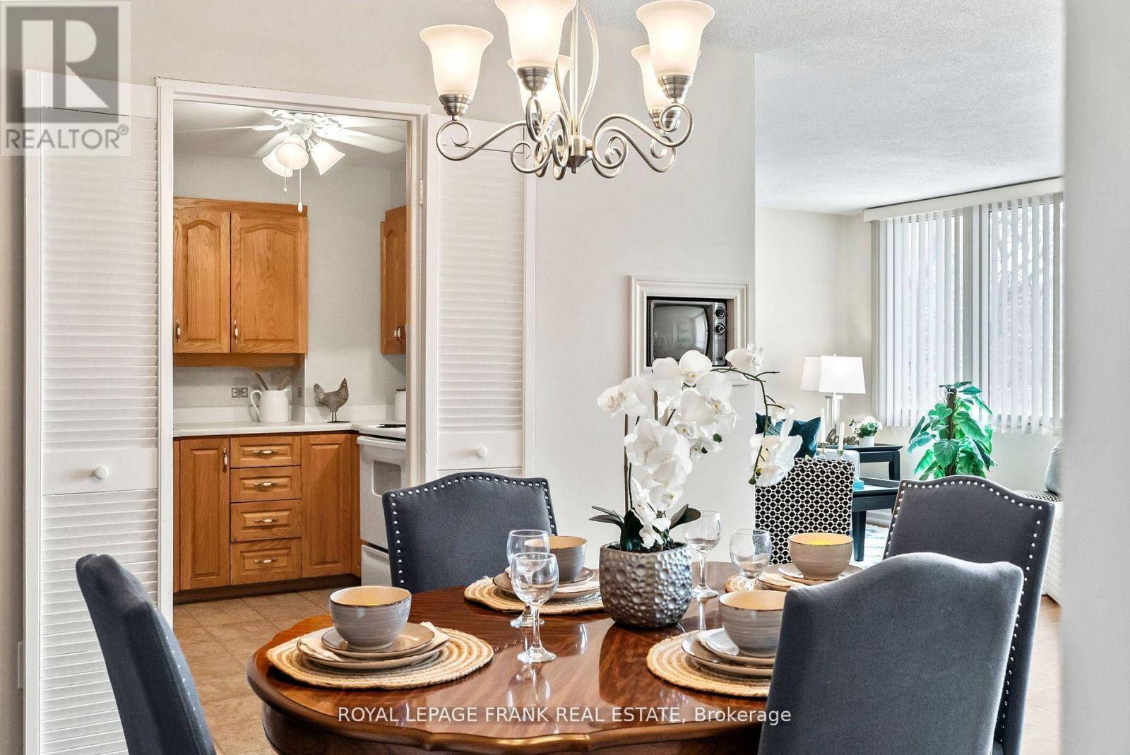 Oshawa (o'neill), ON L1G4T2,363 Simcoe ST North #405