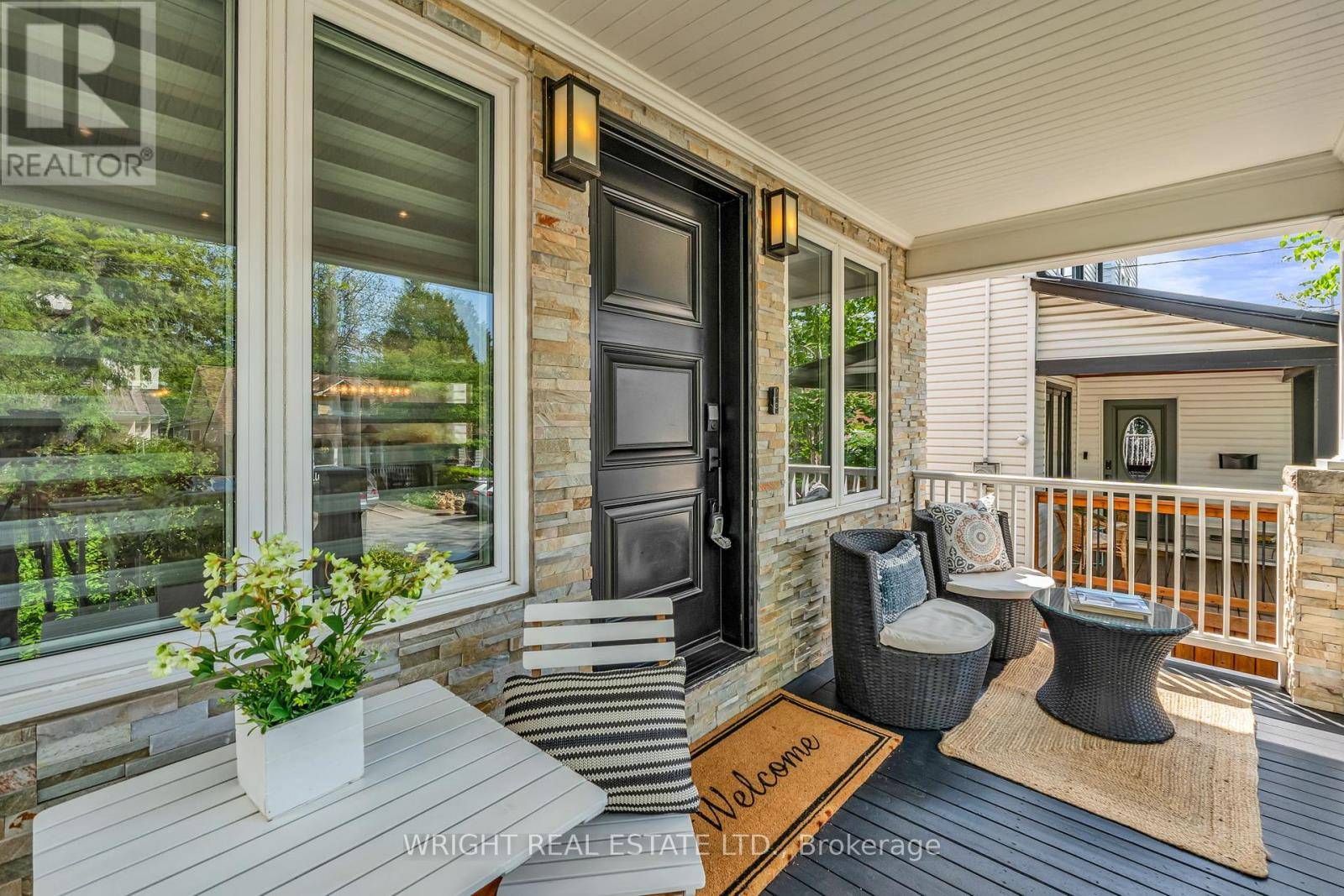 Toronto (the Beaches), ON M4L3R6,5 ELMER AVENUE