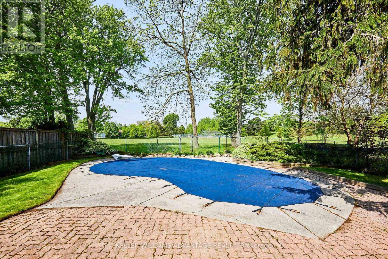 Toronto (guildwood), ON M1E1Z3,60 POPLAR ROAD