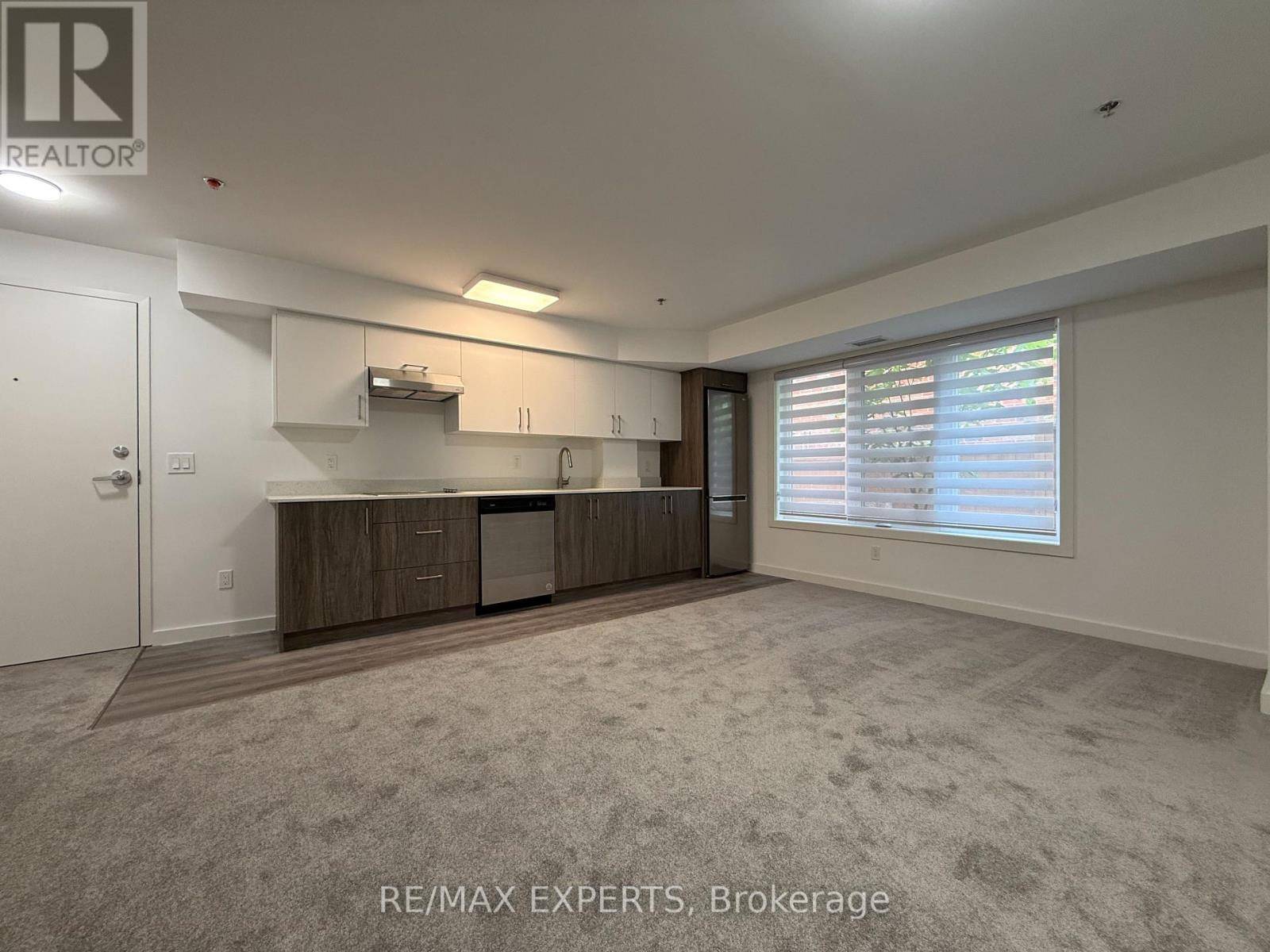 Toronto (greenwood-coxwell), ON M4L2V8,45 Connaught AVE #104
