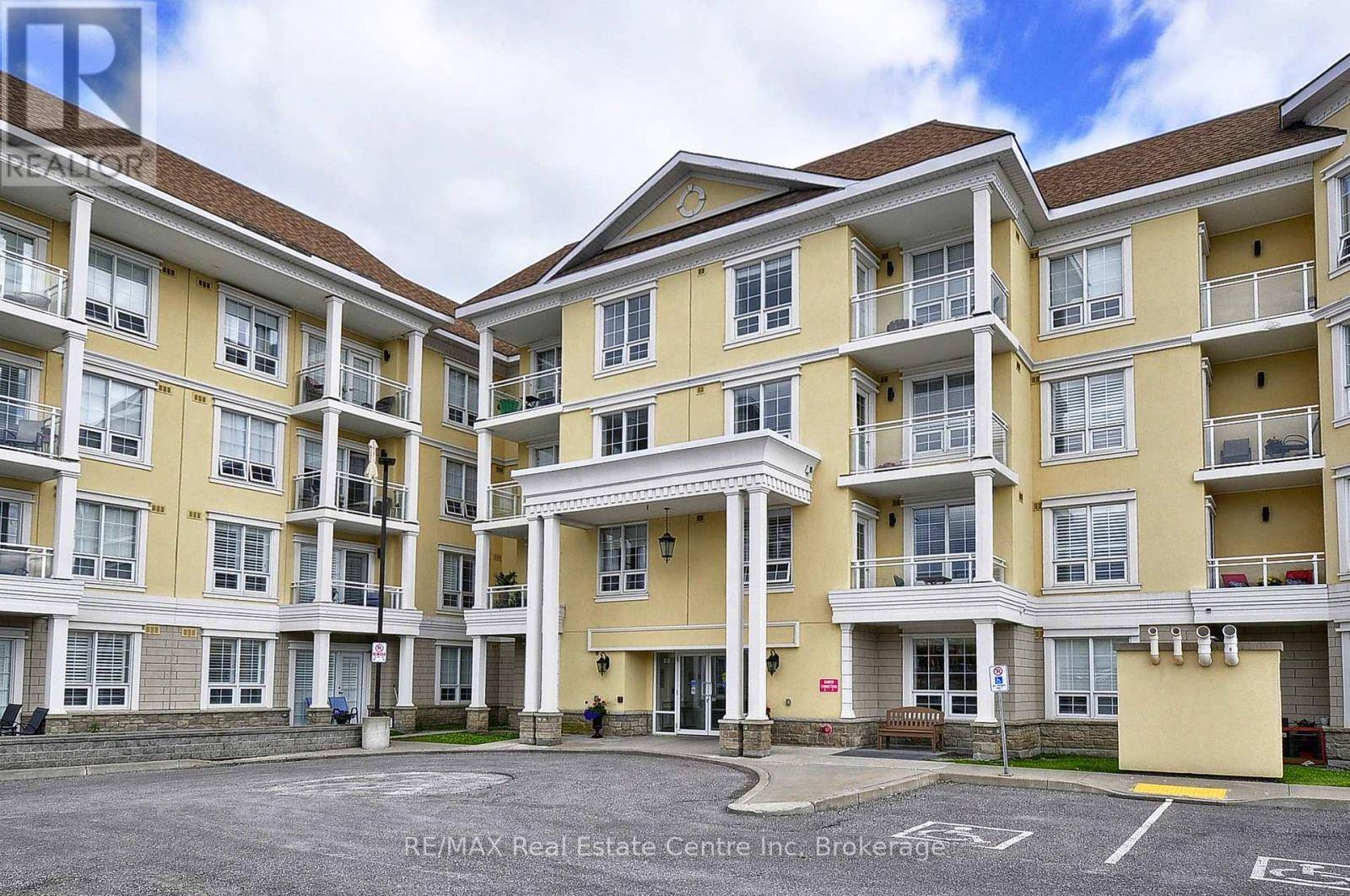 Clarington (newcastle), ON L1B0V4,21 BROOKHOUSE DR #217