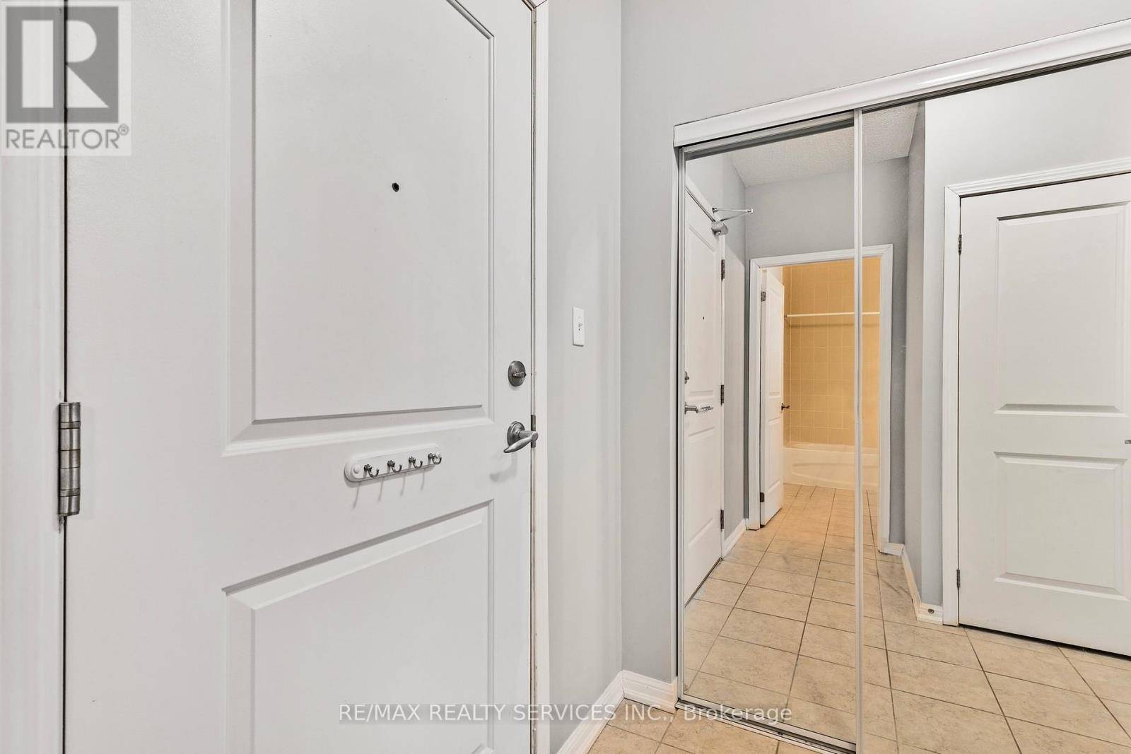 Whitby (brooklin), ON L1M0J7,54 Harvey Johnston WAY #123