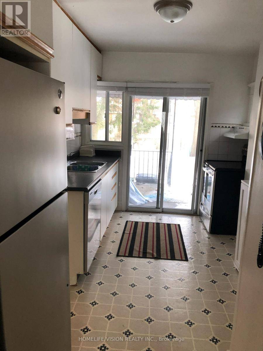 Toronto (broadview North), ON M4K2A4,140 MORTIMER AVENUE