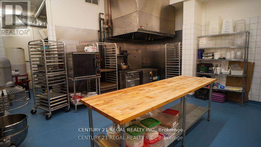 Toronto (greenwood-coxwell), ON M4L2A4,1505 GERRARD STREET E