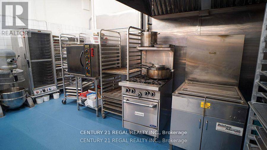 Toronto (greenwood-coxwell), ON M4L2A4,1505 GERRARD STREET E
