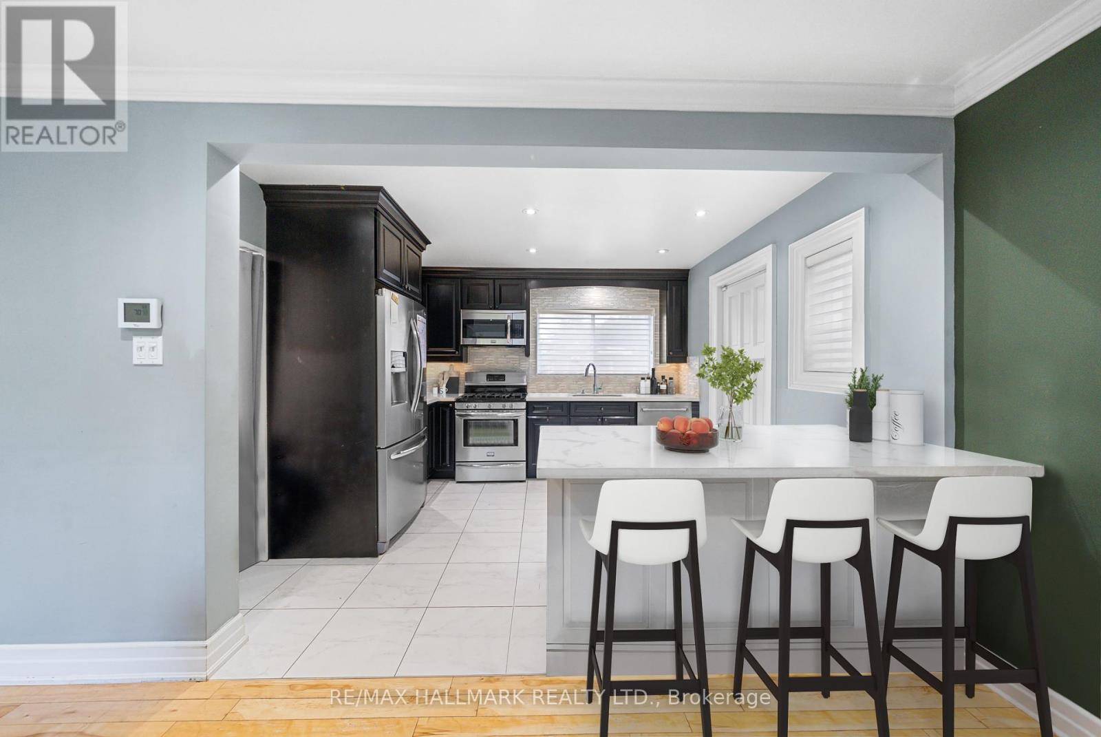 Toronto (bendale), ON M1P3S3,233 BIRKDALE ROAD