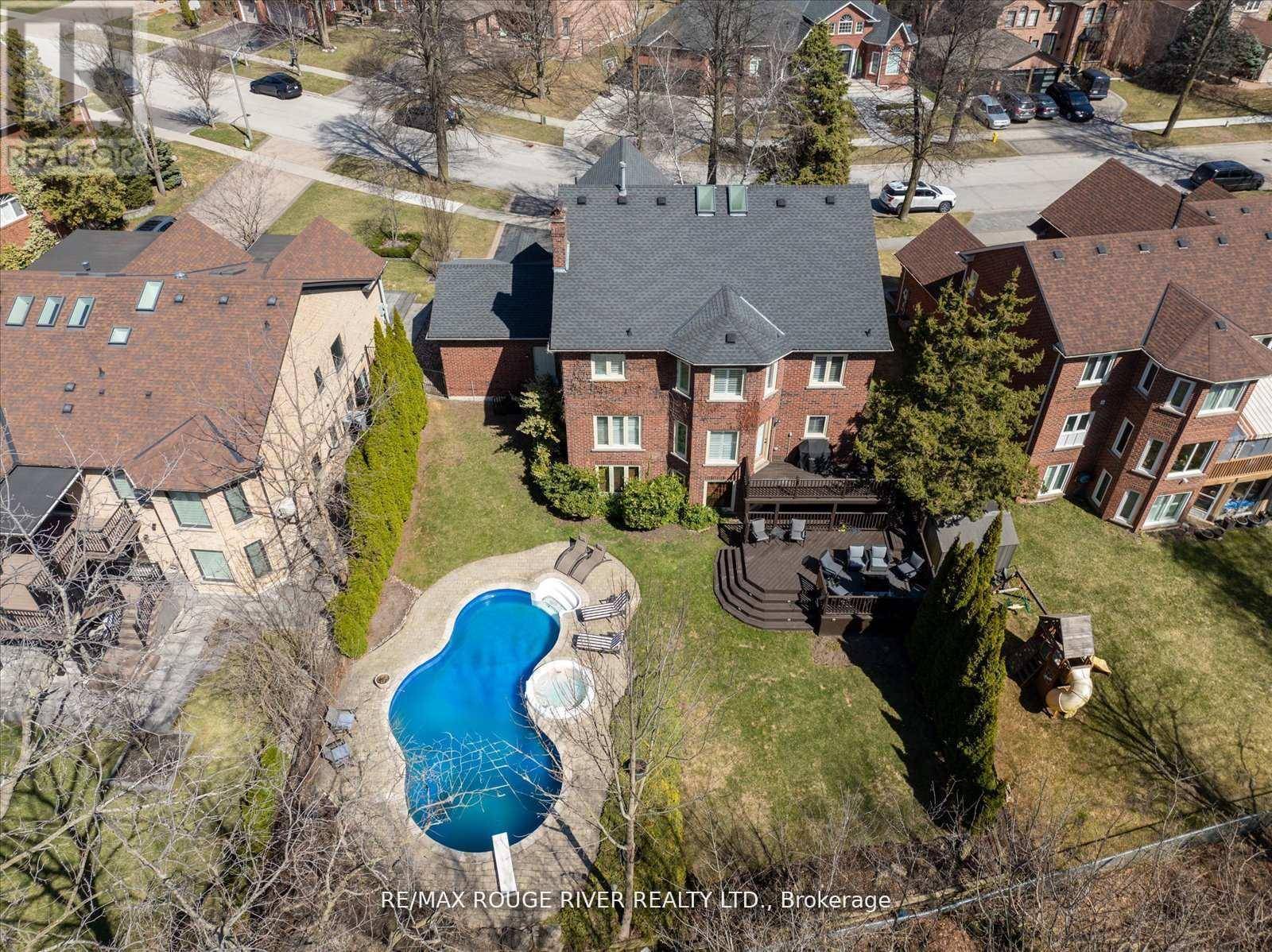 Pickering (liverpool), ON L1X2N7,885 BAYLAWN DRIVE