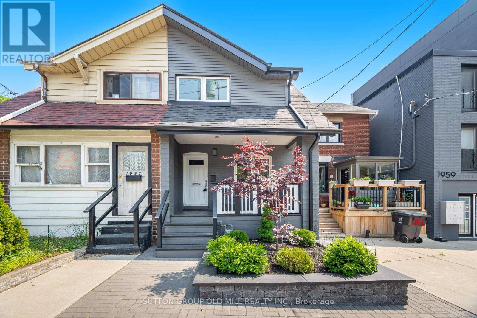 Toronto (east End-danforth), ON M4E2A9,1995 GERRARD STREET E