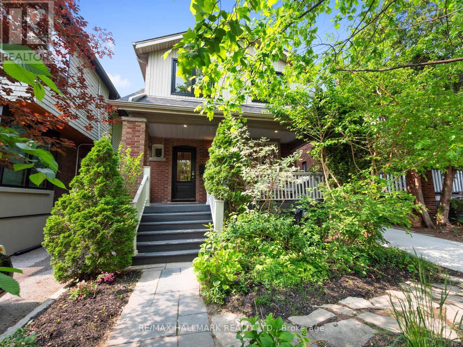 Toronto (playter Estates-danforth), ON M4K1V5,18 THORNCLIFFE AVENUE