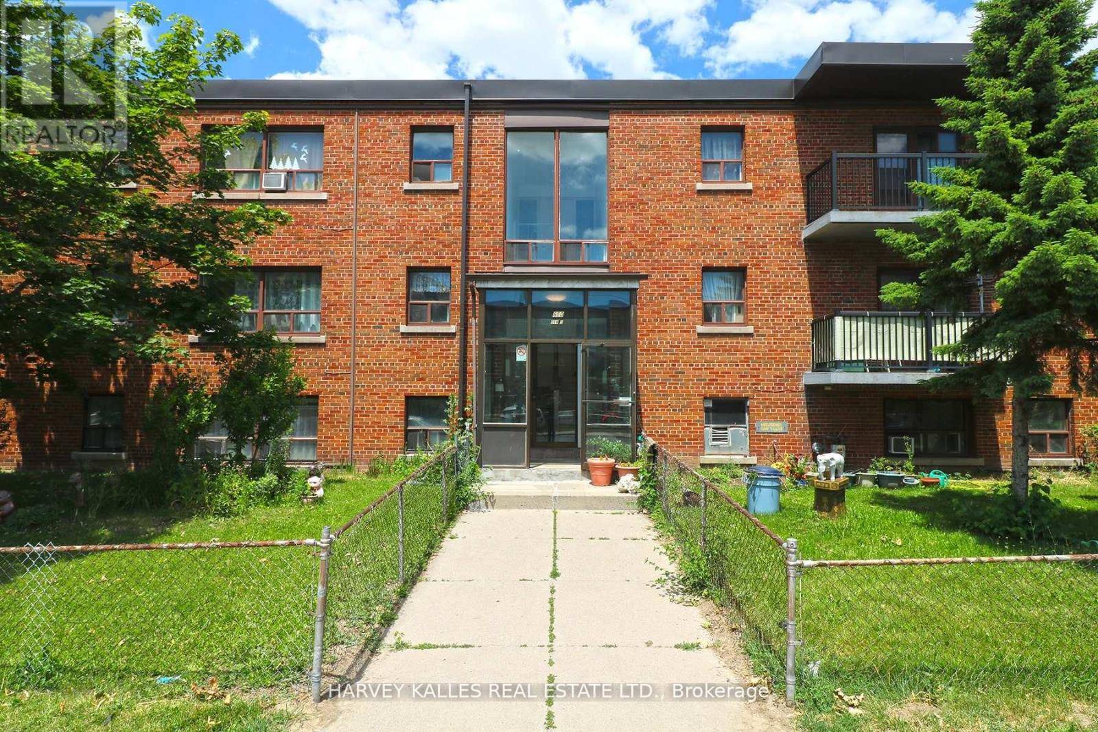 Toronto (clairlea-birchmount), ON M1L1T4,650 Dawes RD #203