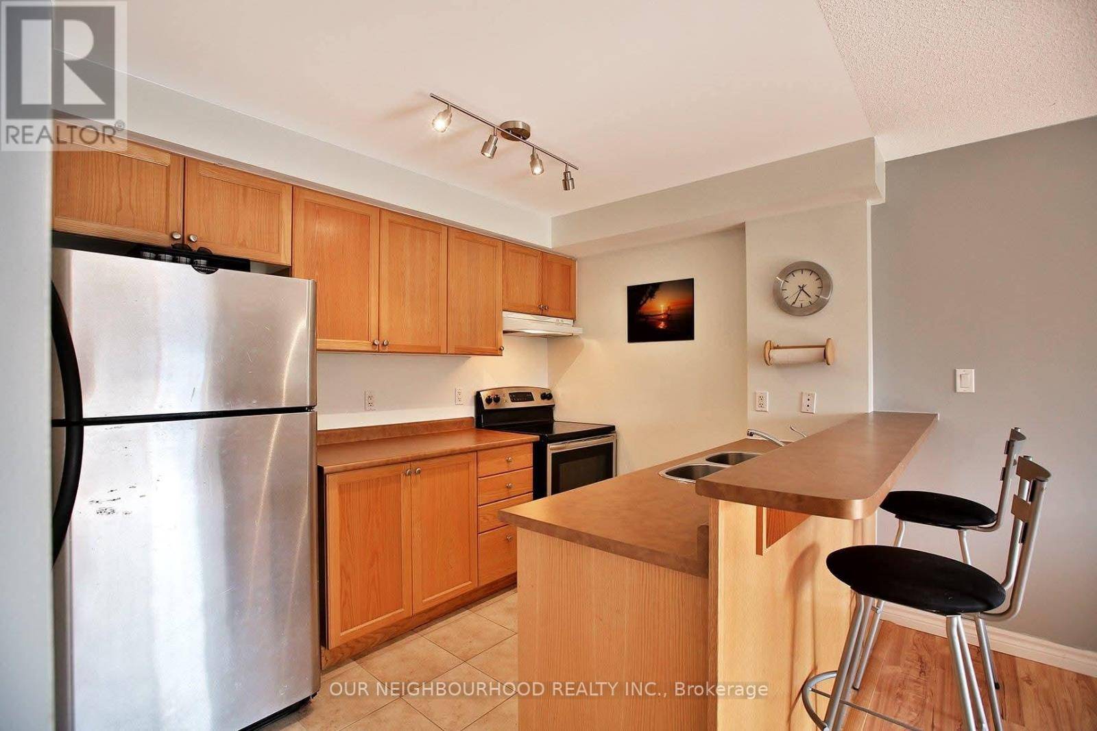 Clarington (newcastle), ON L1B0B8,75 Shipway AVE #Un 209