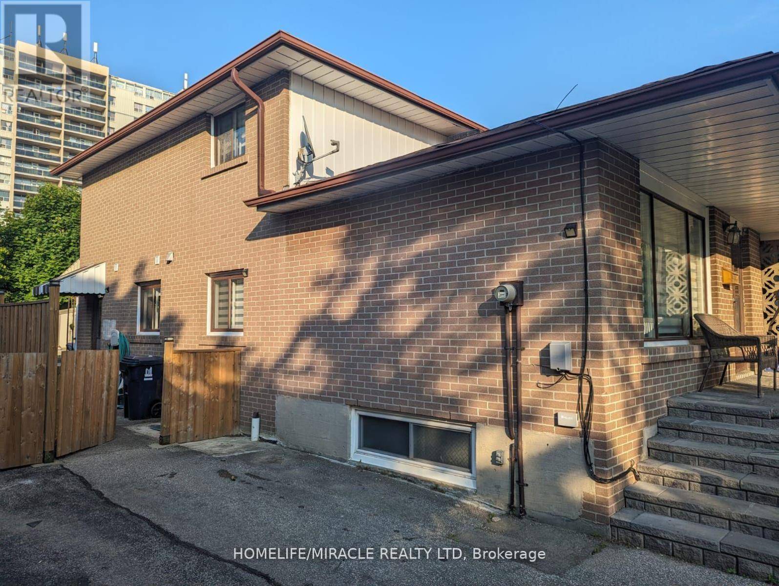 Toronto (woburn), ON M1H2K2,81 DOLLY VARDEN BOULEVARD