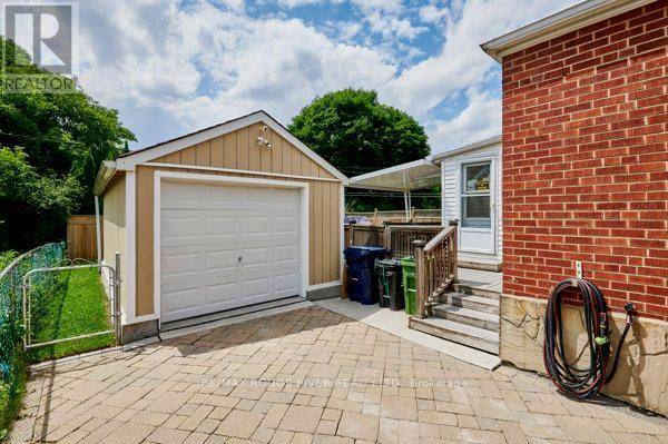 Toronto (clairlea-birchmount), ON M1K1Y9,52 MARSH ROAD