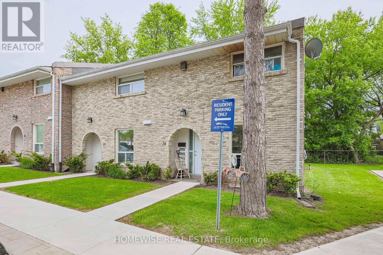 Oshawa (mclaughlin), ON L1J5Y4,560 Waverly ST North #25