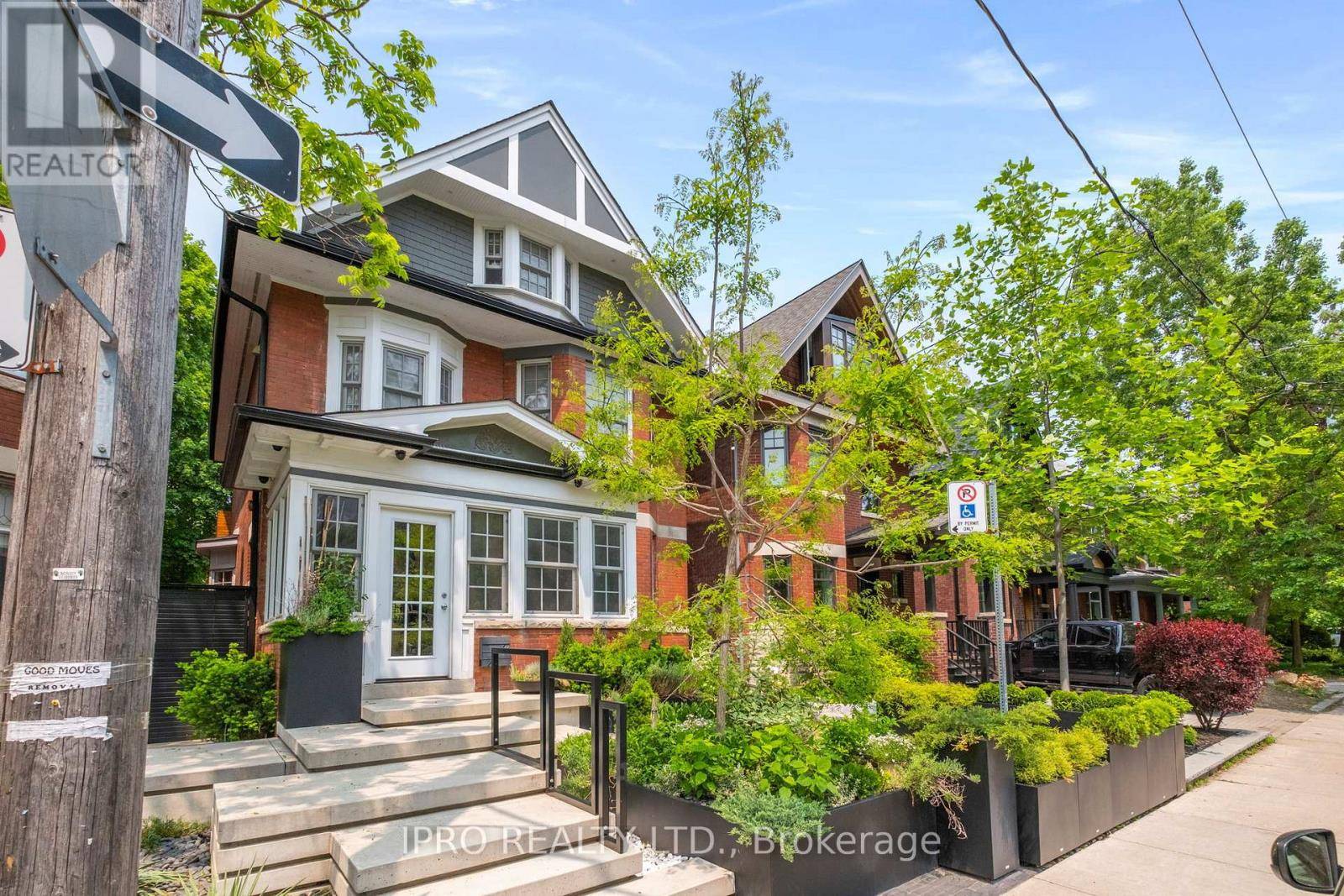 Toronto (north Riverdale), ON M4K1L9,20 FAIRVIEW BOULEVARD