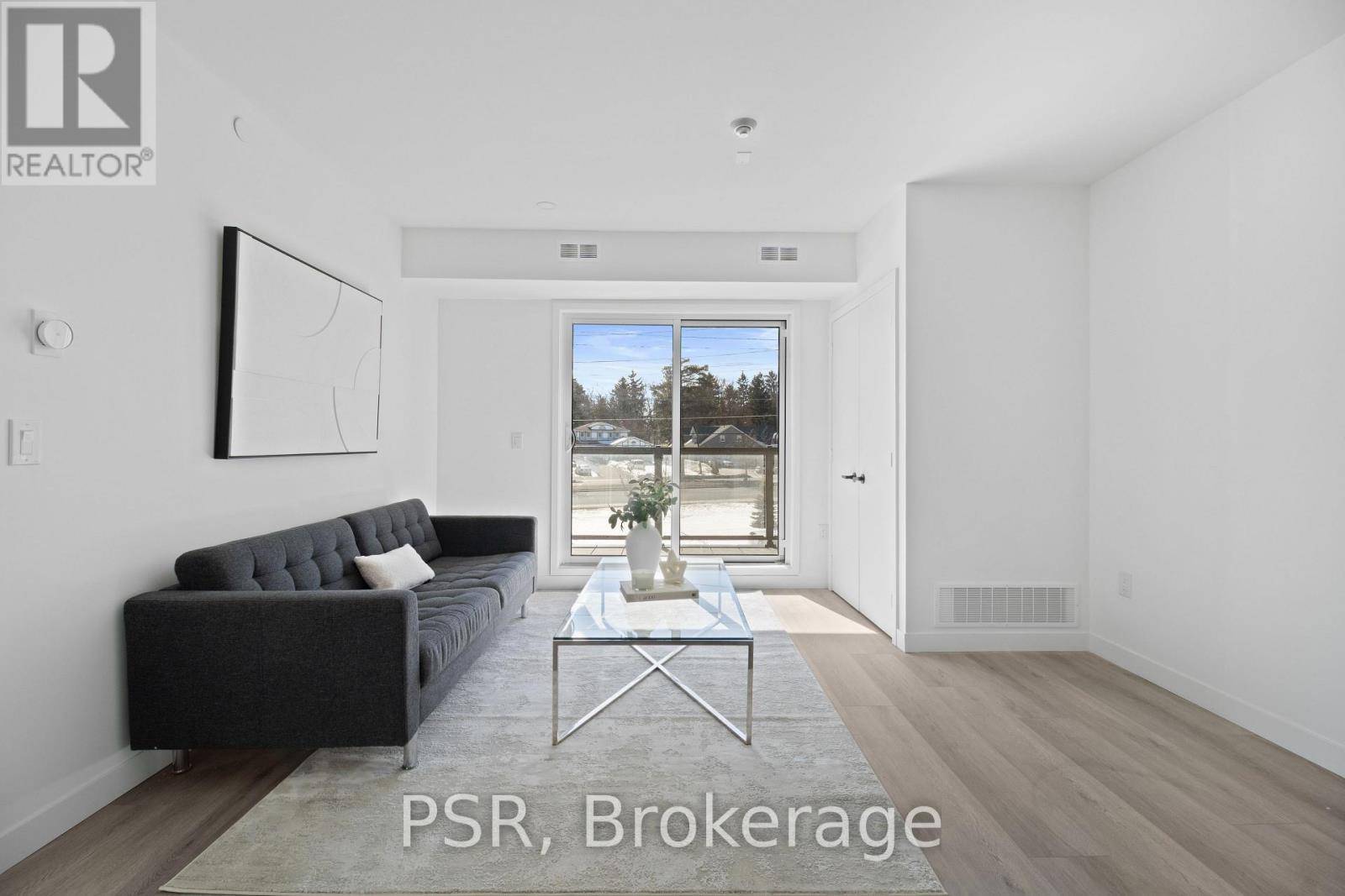 Toronto (west Hill), ON M1E0C8,61 Orchard Park DR #204