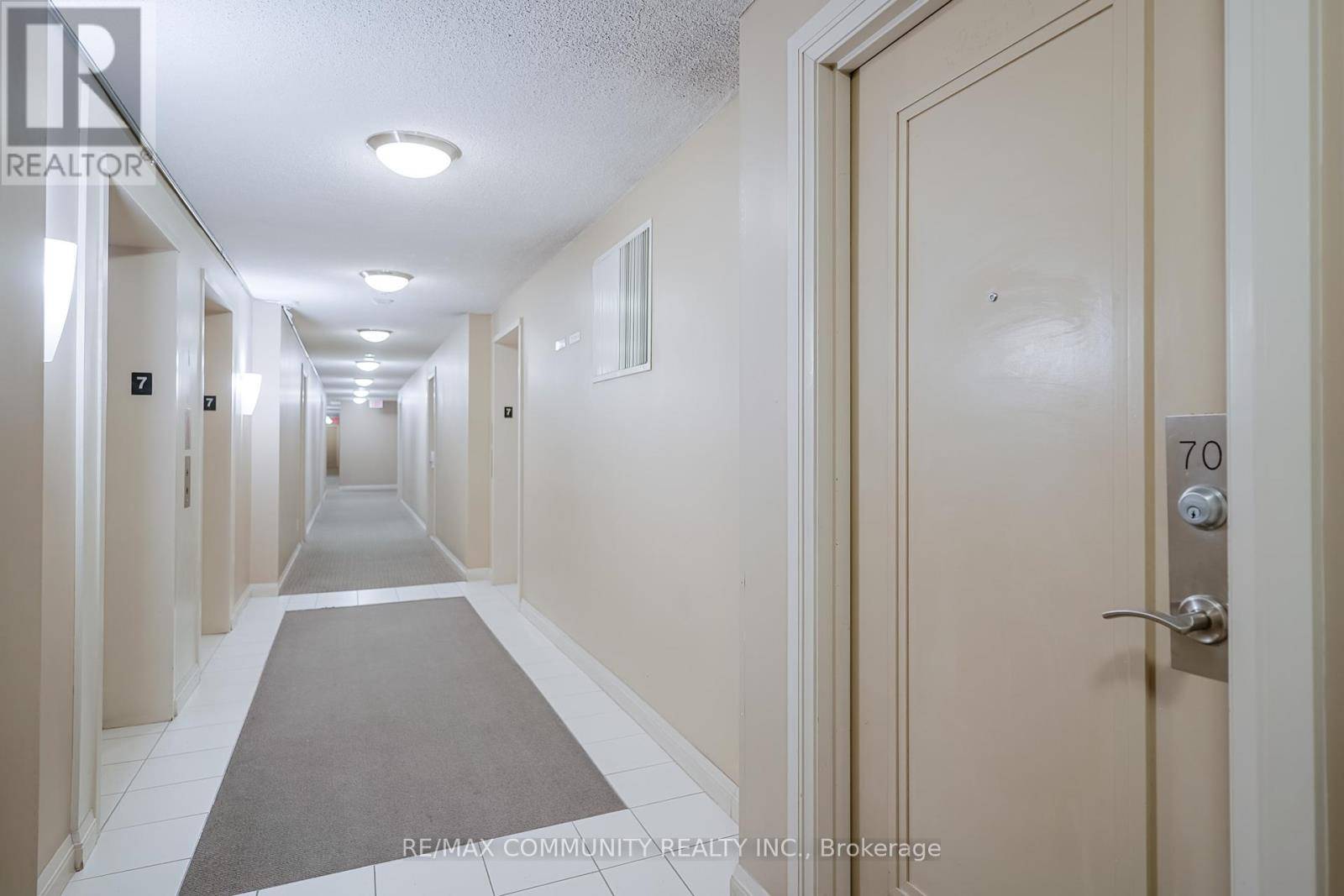 Toronto (scarborough Village), ON M1M3X9,3650 Kingston RD #701