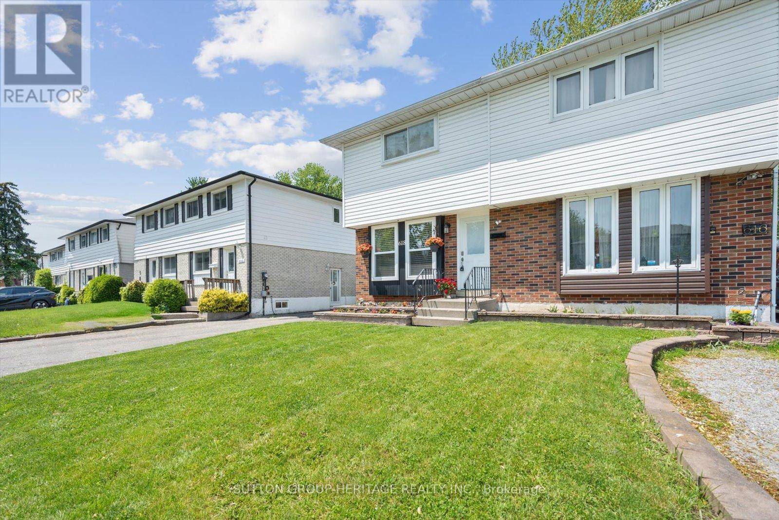 Oshawa (vanier), ON L1J1X8,618 RADISSON AVENUE