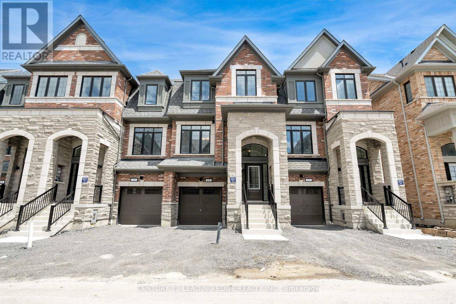 Whitby (downtown Whitby), ON L1N0N9,19 CALLOWAY WAY