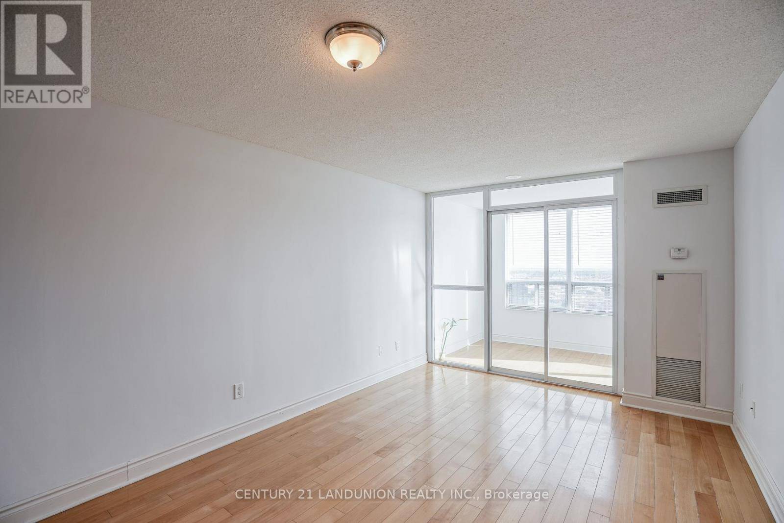 Toronto (bendale), ON M1P5J5,60 Brian Harrison WAY #3208