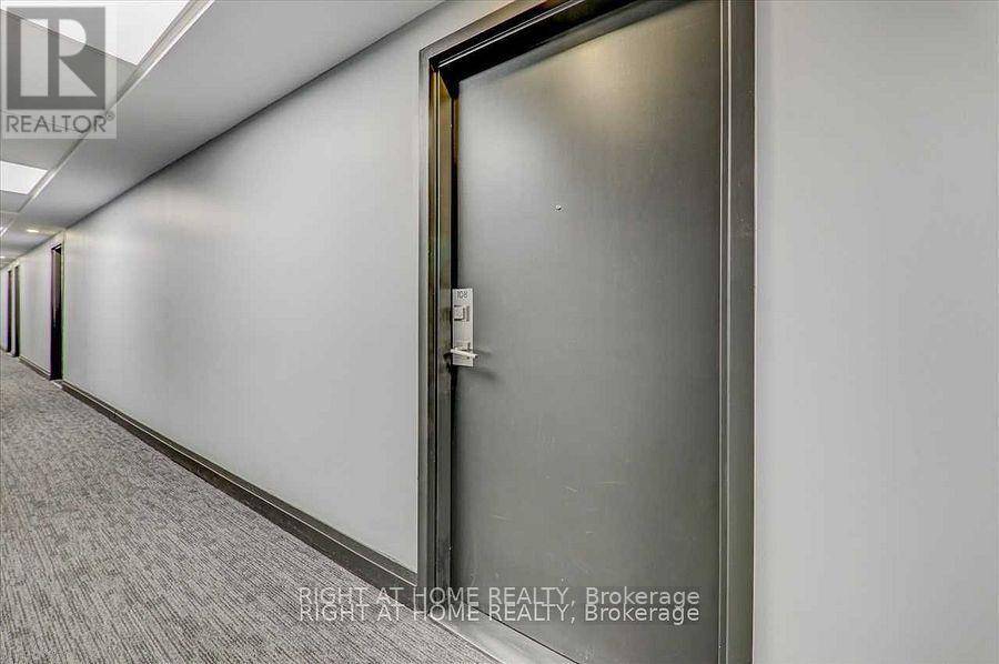 Toronto (west Hill), ON M1E0B9,1 Falaise RD #202
