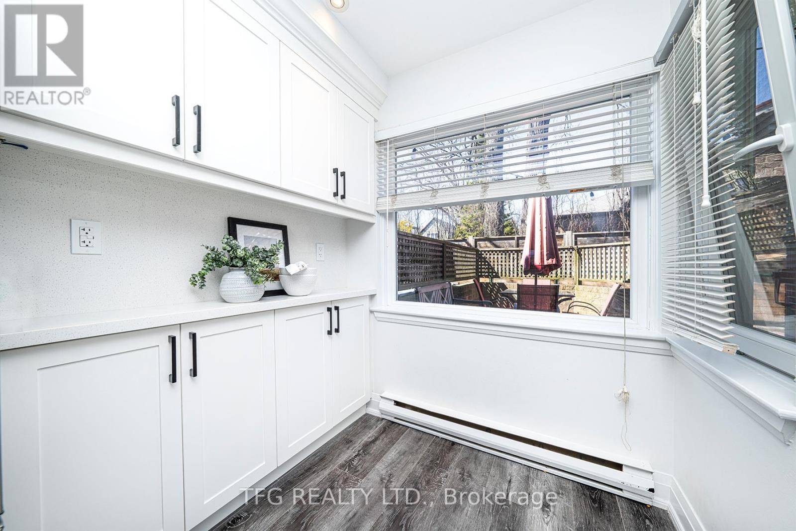 Toronto (the Beaches), ON M4E2X6,120 Glen Manor DR #7