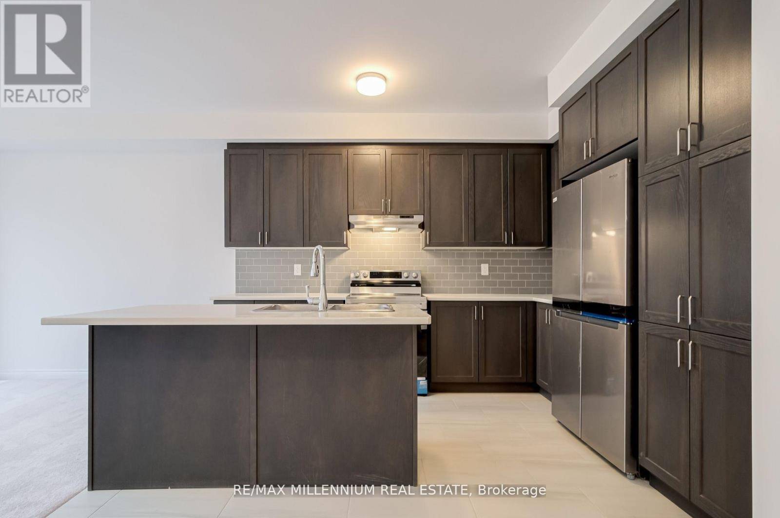Oshawa (kedron), ON L1L0S1,2040 CAMERON LOTT CRESCENT E