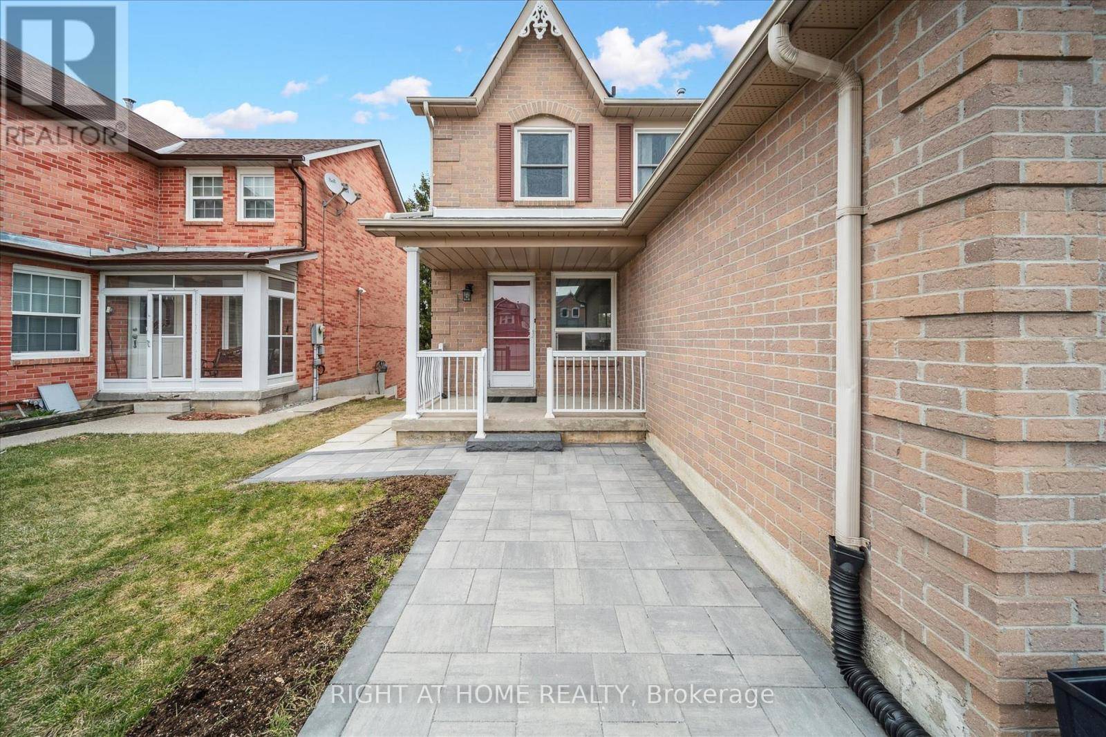 Pickering (brock Ridge), ON L1X2M7,2130 BLUE RIDGE CRESCENT