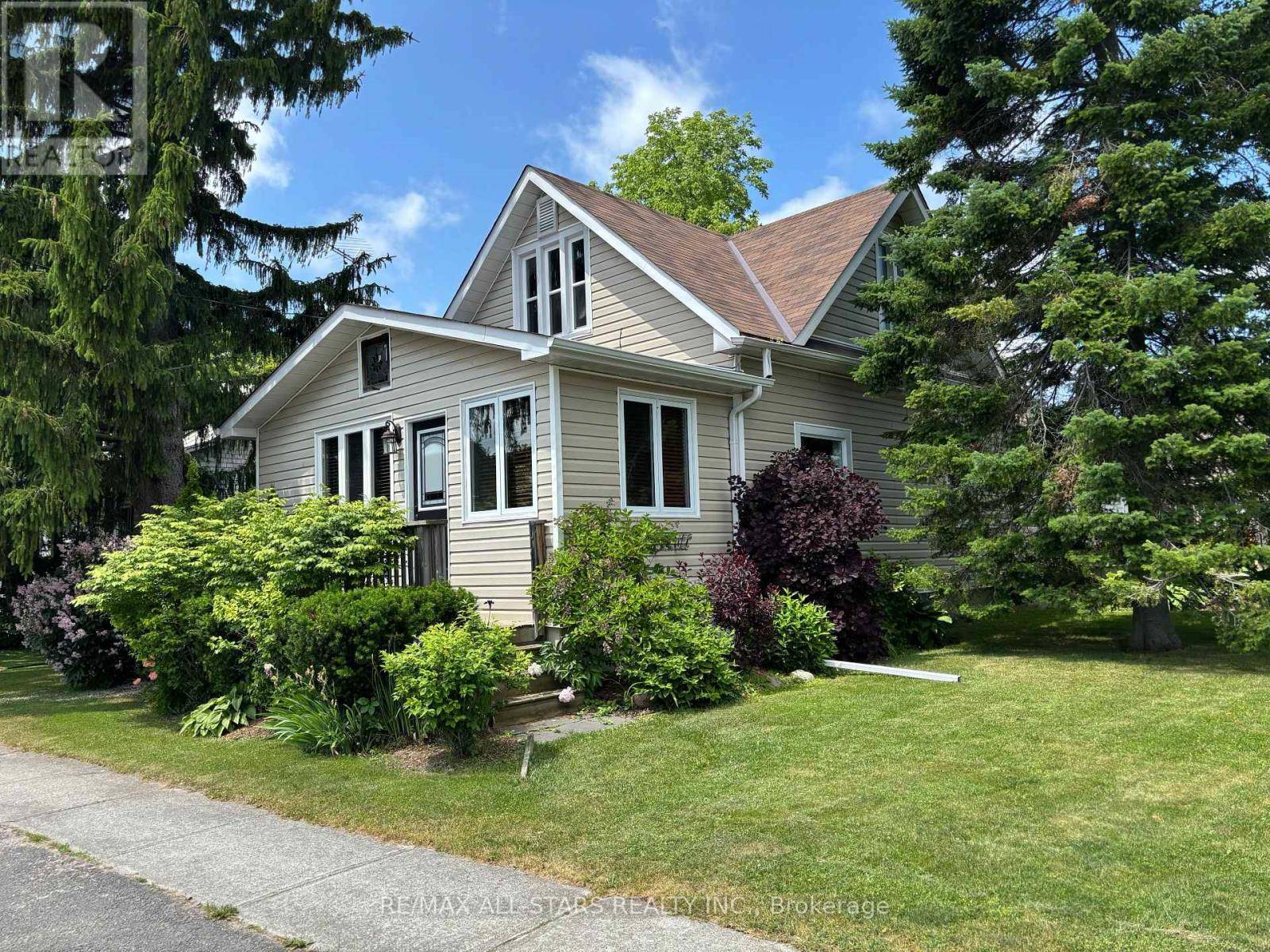 Scugog, ON L0C1G0,2 HENRIETTA STREET