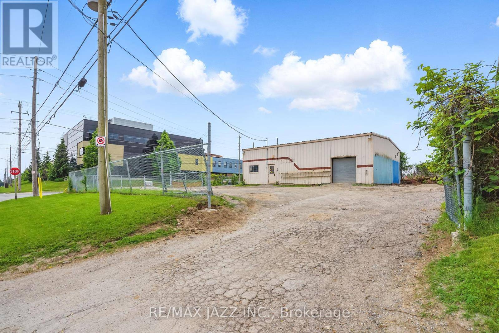 Oshawa (lakeview), ON L1H3V5,214 WENTWORTH STREET