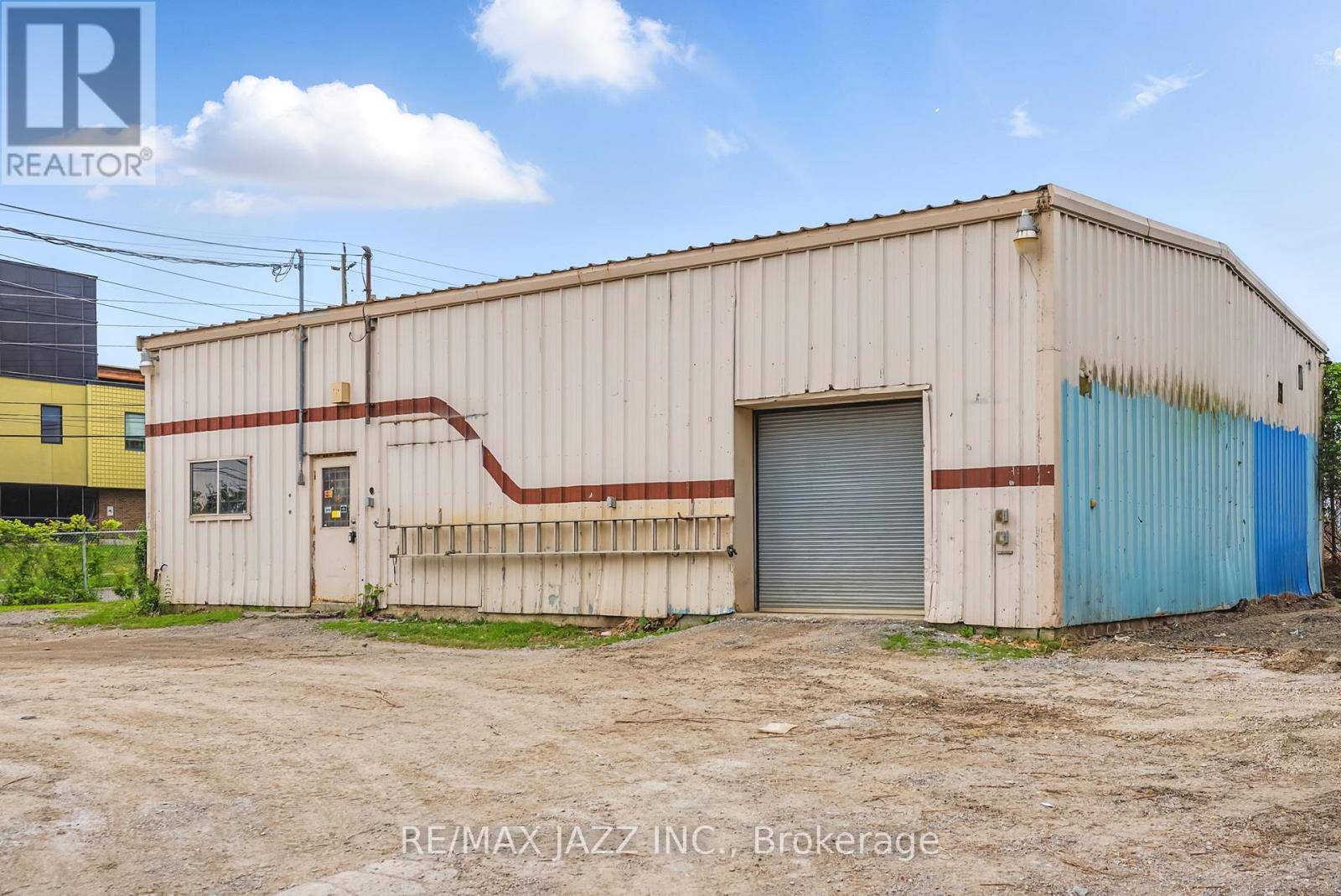 Oshawa (lakeview), ON L1H3V5,214 WENTWORTH STREET