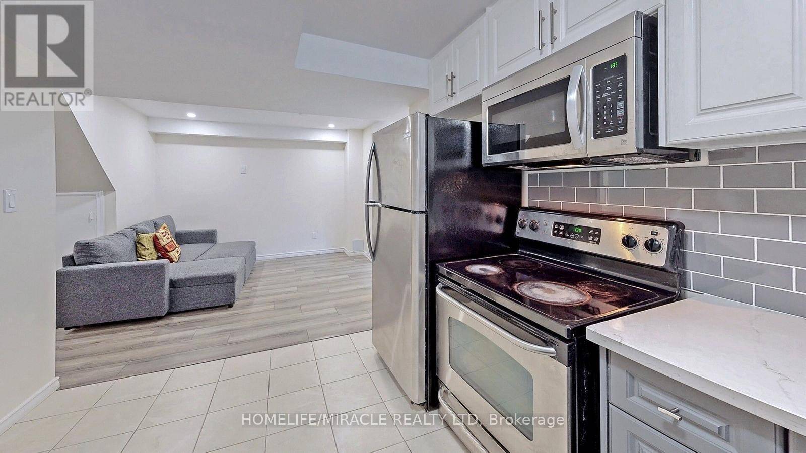 Pickering (brock Ridge), ON L1X2C6,1636 A MELMAN STREET