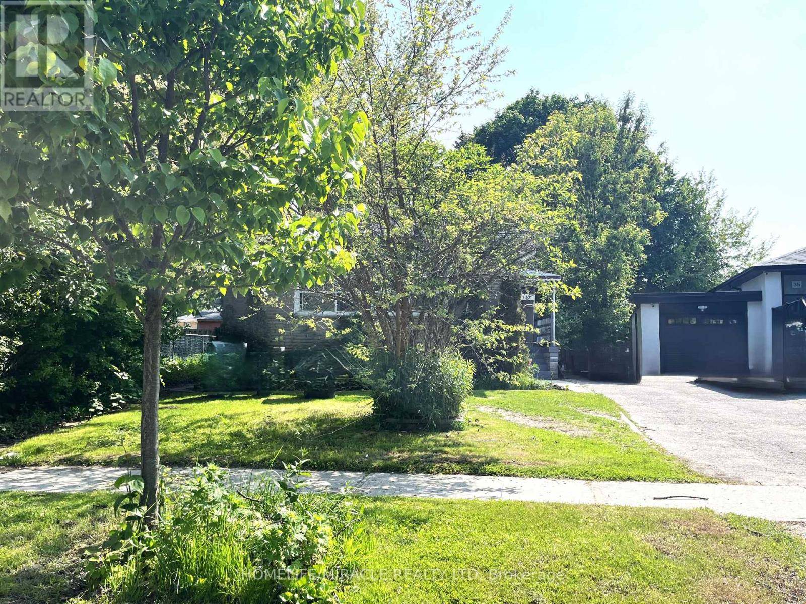 Toronto (west Hill), ON M1E3N9,37 DARLINGSIDE DRIVE