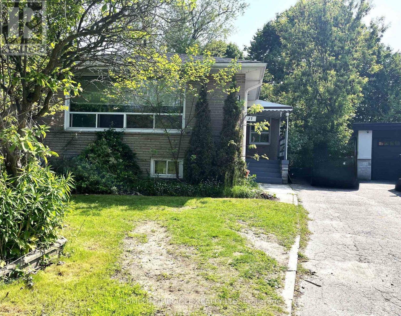 Toronto (west Hill), ON M1E3N9,37 DARLINGSIDE DRIVE