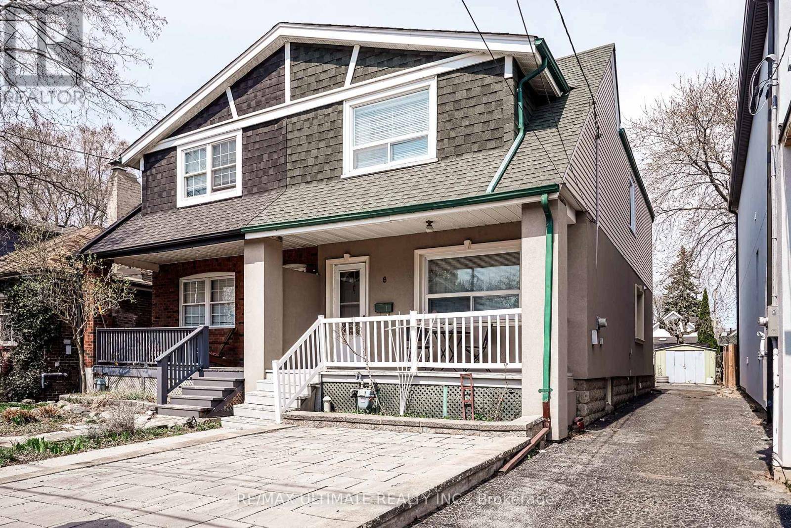 Toronto (woodbine-lumsden), ON M4C1Y5,8 DONCASTER AVENUE