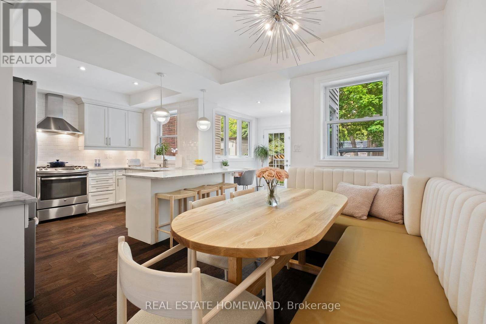 Toronto (the Beaches), ON M4L1P5,58 COLUMBINE AVENUE