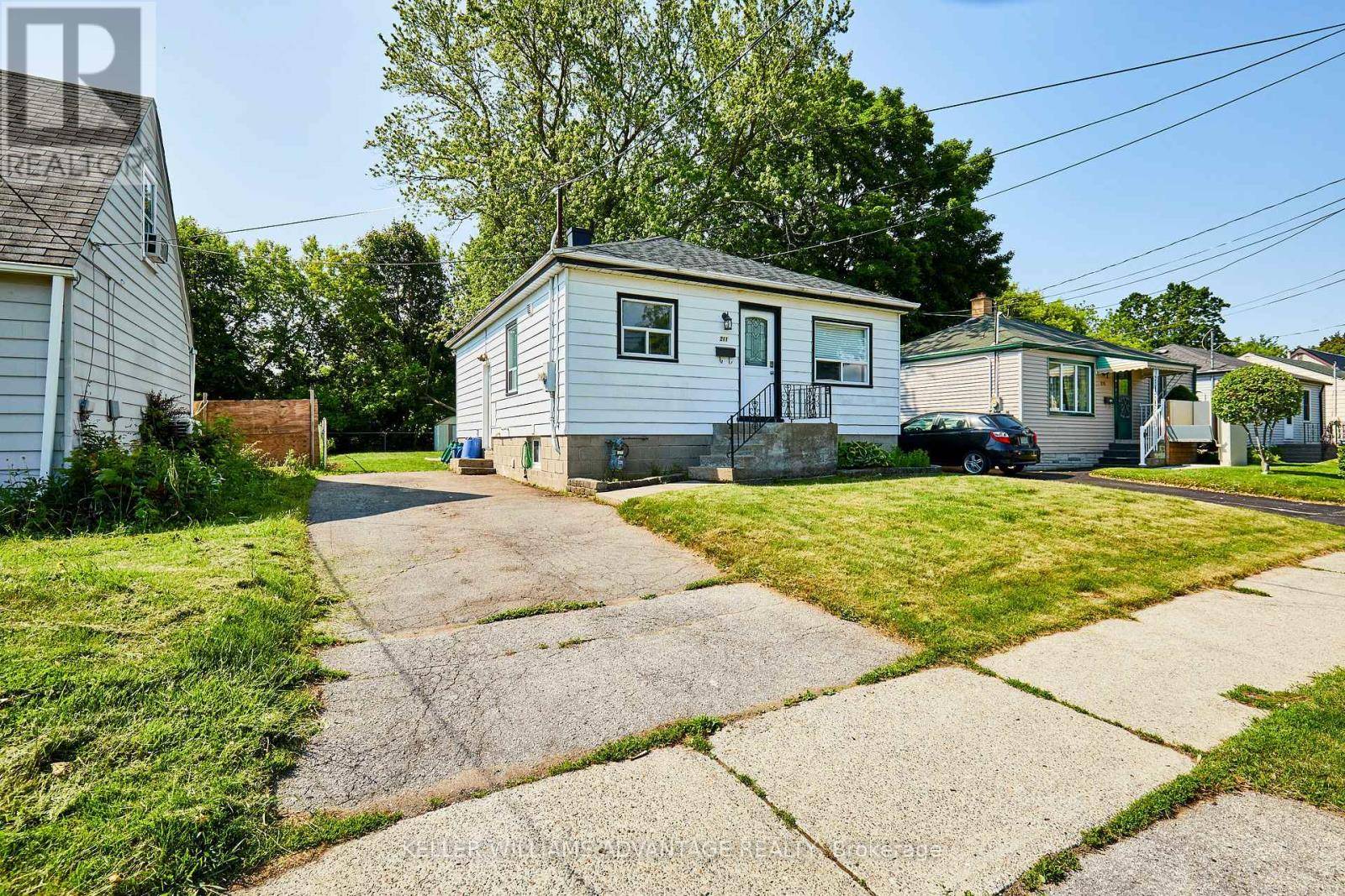 Oshawa (vanier), ON L1J1W3,211 MARQUETTE AVENUE