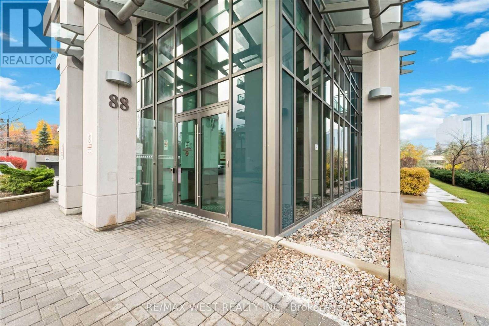 Toronto (woburn), ON M1H0A2,88 Grangeway AVE #2602