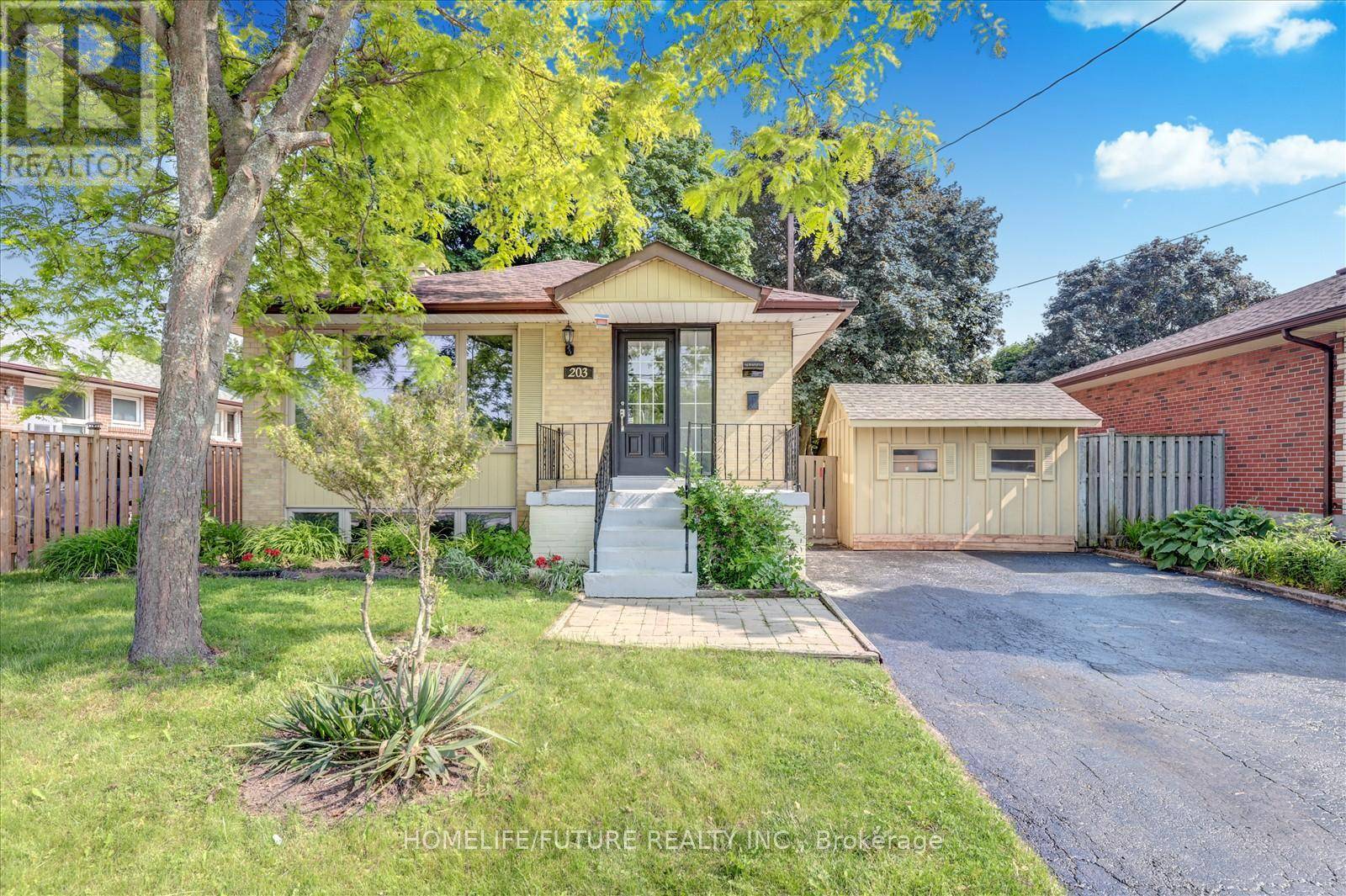 Whitby (blue Grass Meadows), ON L1N3S4,203 CRAWFORTH STREET