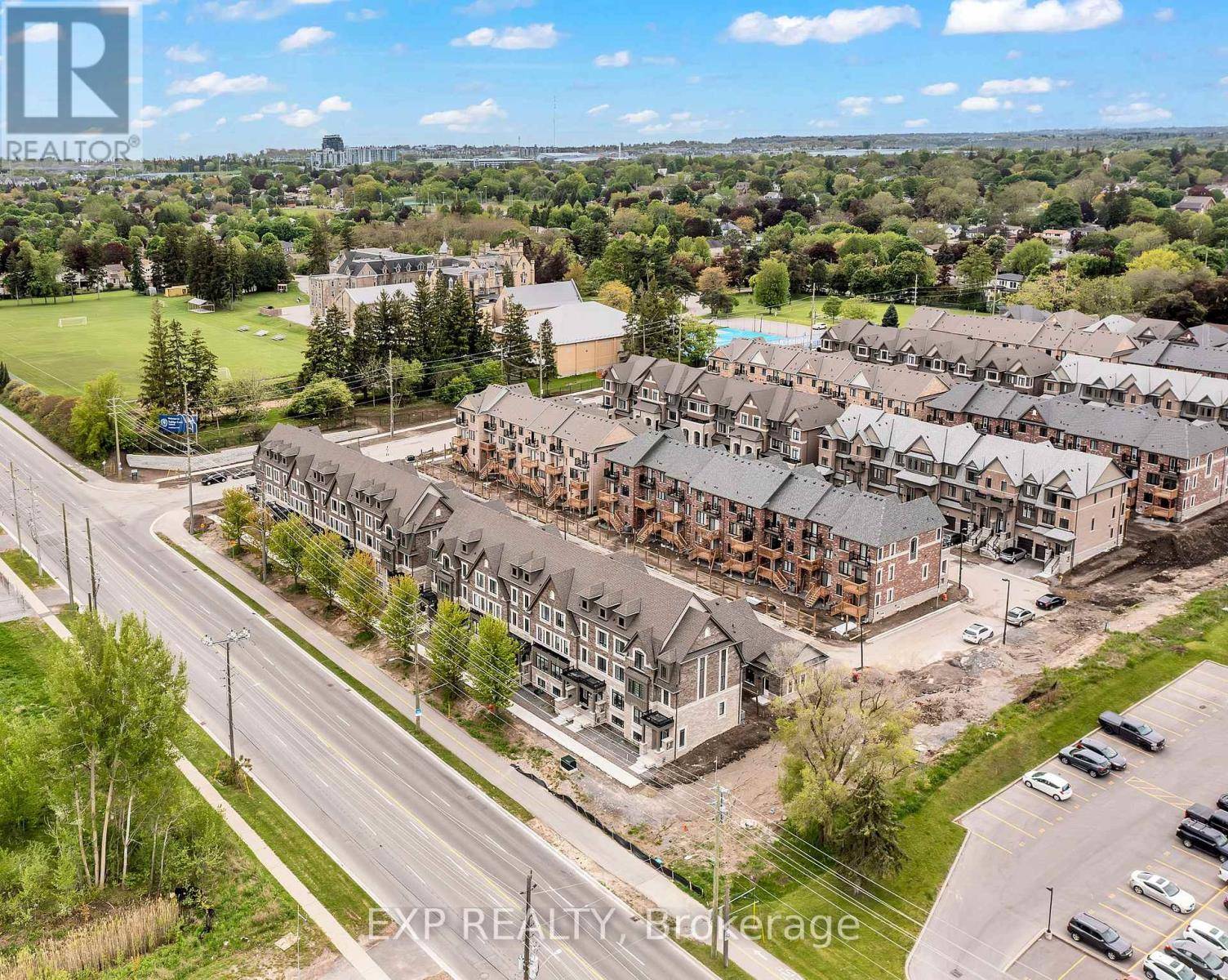 Whitby (downtown Whitby), ON L1N0N9,7 SELFRIDGE WAY