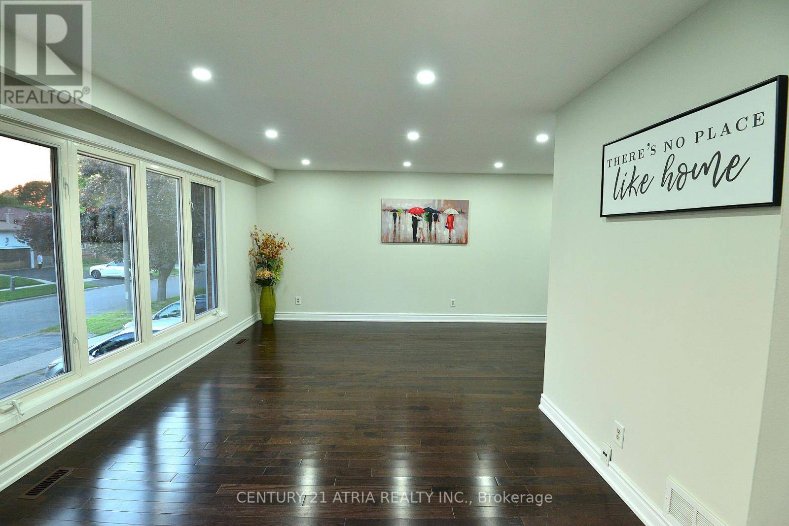 Toronto (west Hill), ON M1E4T4,3 SILVERTIP CRESCENT