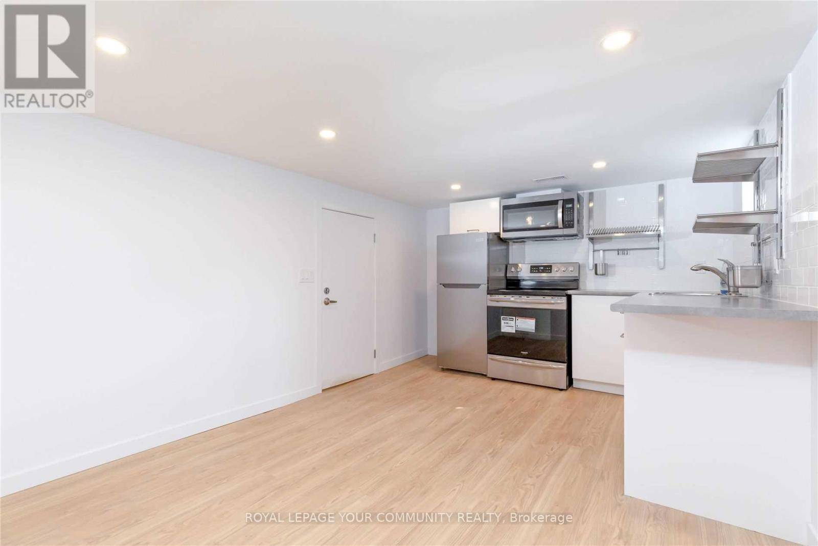 Toronto (east York), ON M4C4G5,1370 Woodbine AVE #Lower