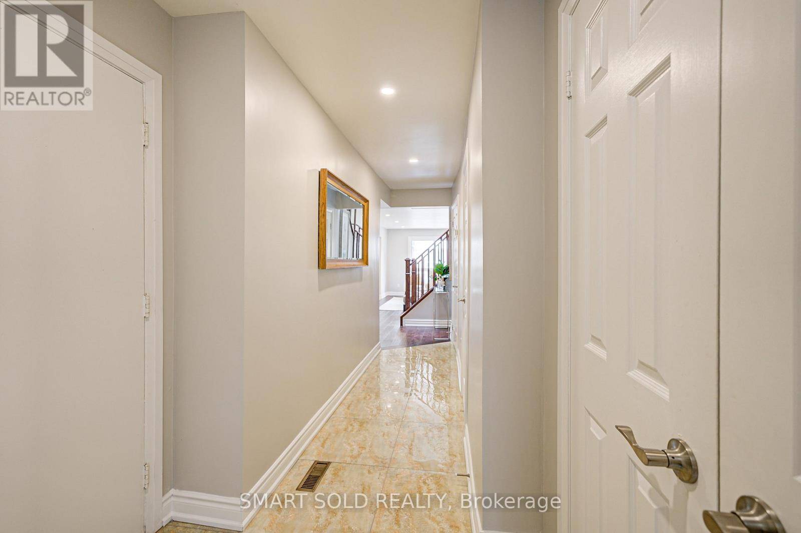 Toronto (milliken), ON M1V2J4,79 RADWELL CRESCENT
