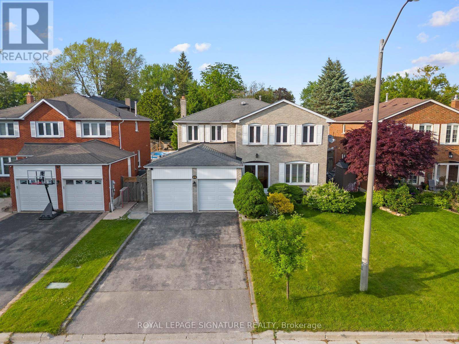 Toronto (rouge), ON M1C4L6,30 CLEARLAKE AVENUE