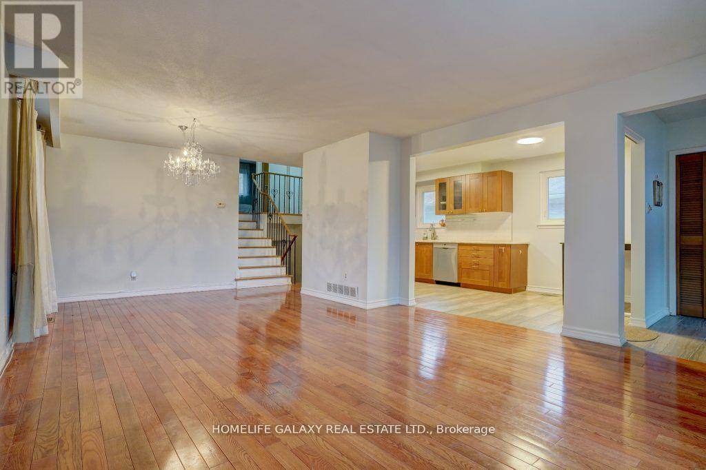 Toronto (guildwood), ON M1E2A4,20 TIVOLI COURT